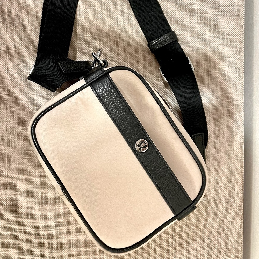 Lululemon Now and Always Bag